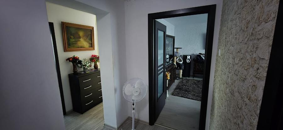 Apartament cu 3 camere decomandat în George Enescu