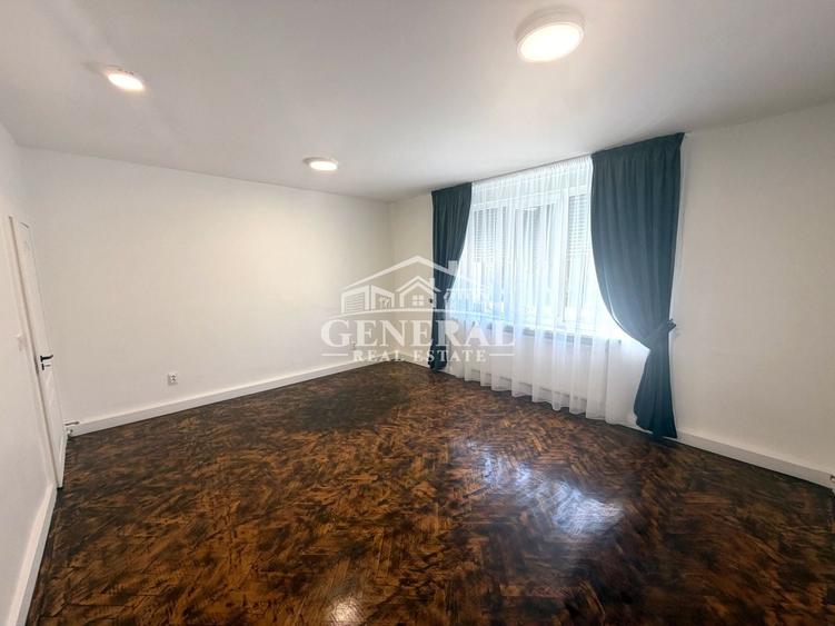 Apartament cu 4 camere decomandat în Central