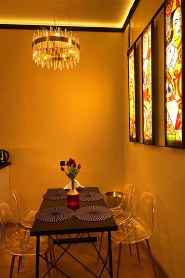Apartament cu 2 camere decomandat, mobilat în Centrul Istoric