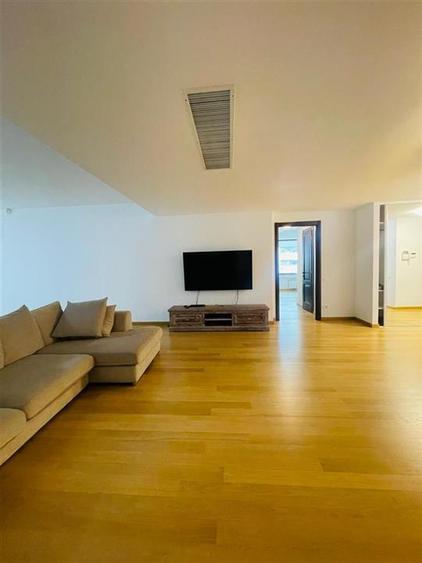 Apartament cu 3 camere semidecomandat, mobilat în Kiseleff