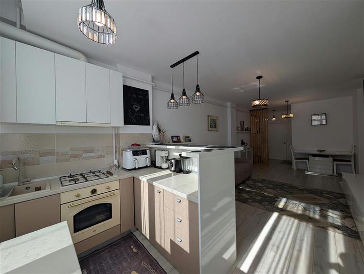 Apartament cu 3 camere decomandat în Cug