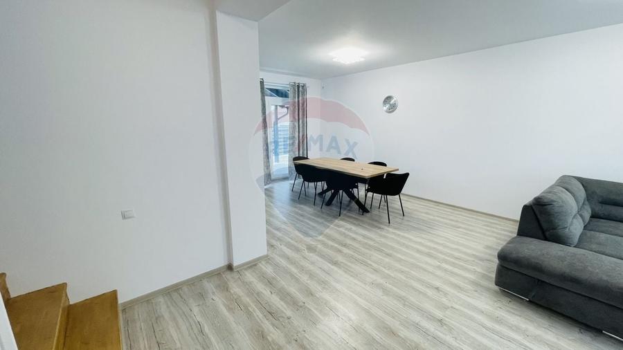 Casă individuală cu 4 camere cu Teren 297 Mp în Cristian