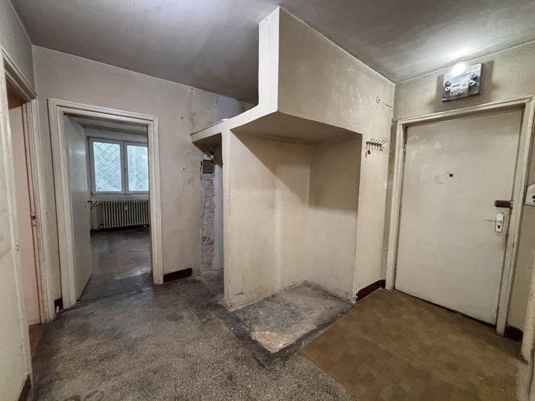 Apartament cu 3 camere decomandat în Ștefan cel Mare