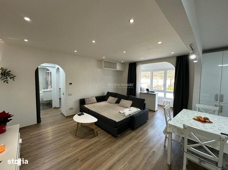 Apartament cu 2 camere semidecomandat, mobilat în Central