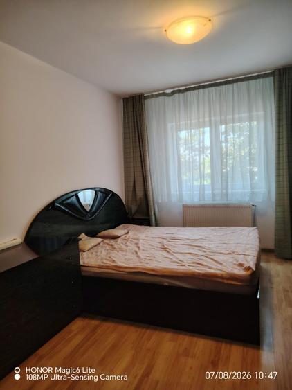 Apartament cu 3 camere decomandat în Bartolomeu