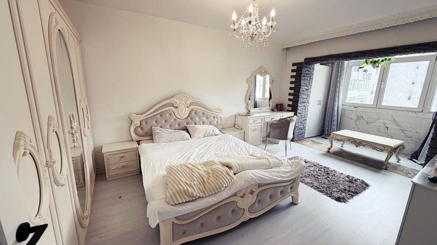 Apartament cu 3 camere decomandat, mobilat în Central