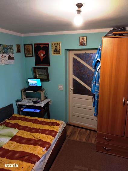 Casă cu 4 camere cu Teren 1020 Mp în Stănești