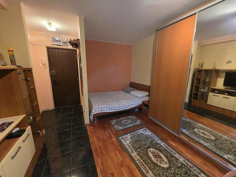 Garsonieră semidecomandată în Brâncoveanu