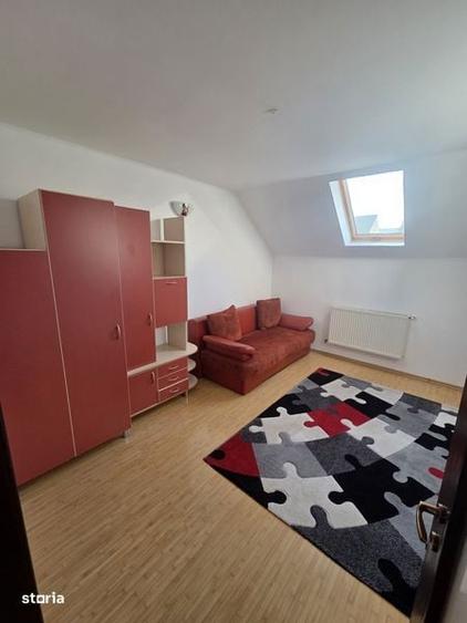 Casă cu 4 camere cu Teren 147 Mp în Central