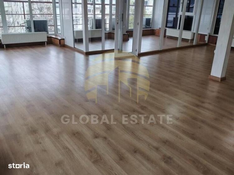 Apartament cu 3 camere semidecomandat în Unirii