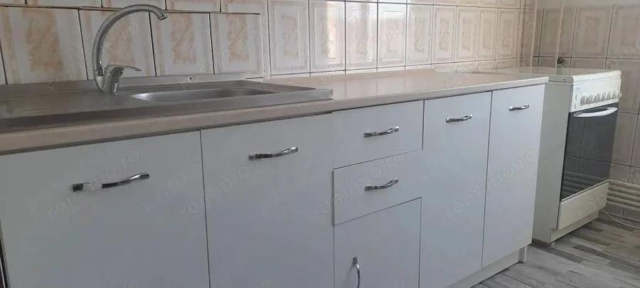 Apartament cu 2 camere decomandat în Micro 20