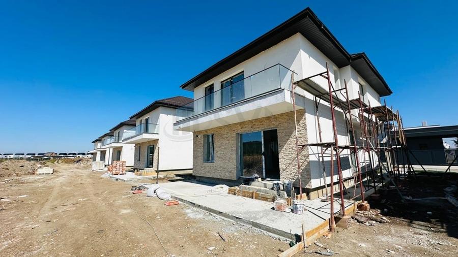 Casă individuală cu 5 camere cu Canalizare în Corbeanca