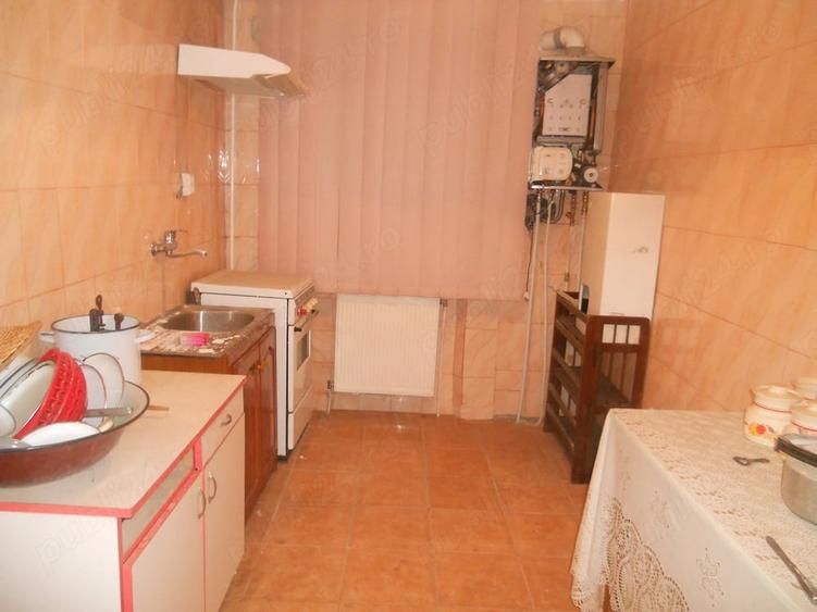 Apartament cu 3 camere decomandat în Precista