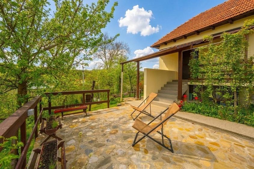Casă cu 3 camere cu Teren 945 Mp în Sud