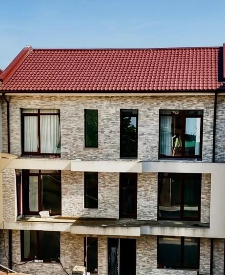 Casă individuală cu 11 camere cu Teren 337 Mp în Faleza Nord