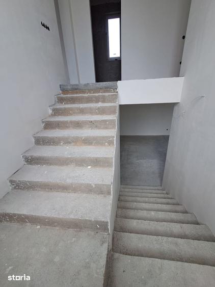 Casă cu 5 camere cu Teren 601 Mp în Apahida