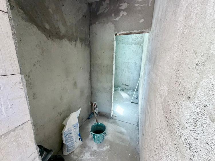 Duplex cu 5 camere cu Canalizare în Sud