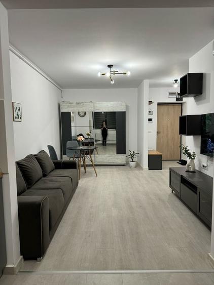 Apartament cu 2 camere semidecomandat, mobilat în Theodor Pallady