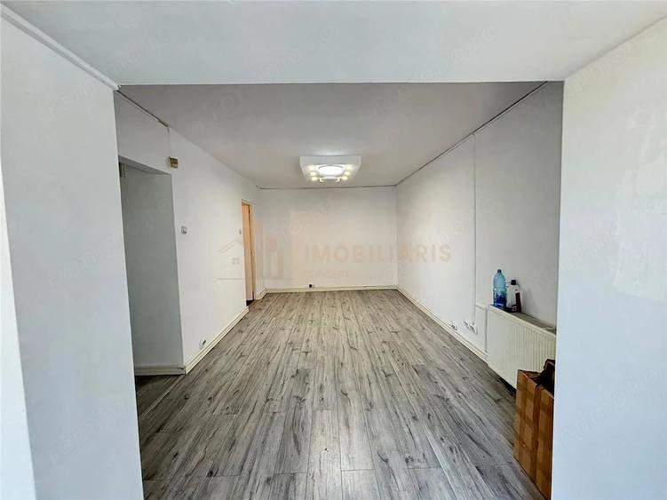 Apartament cu 2 camere decomandat în Republicii