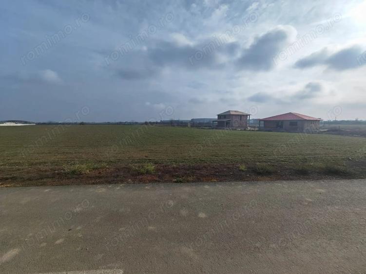 Teren de 31200 mp, în Dragomirești-Deal