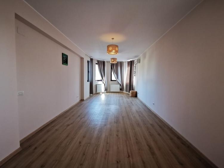 Casă individuală cu 6 camere cu Canalizare în Pipera