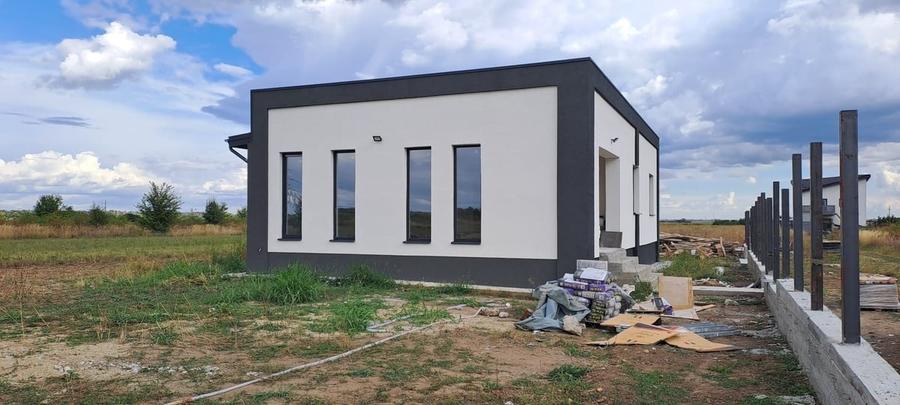 Casă cu 3 camere cu Teren 500 Mp în Central