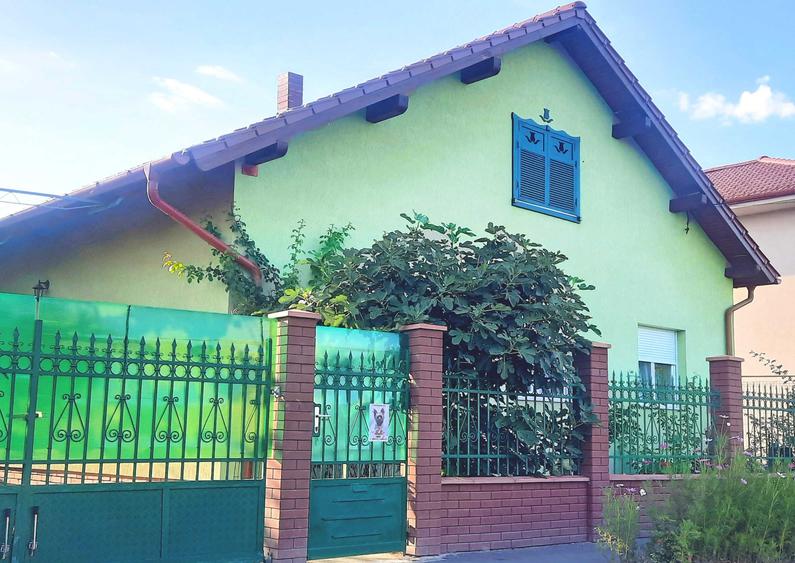 Casă cu 4 camere în Exterior Vest