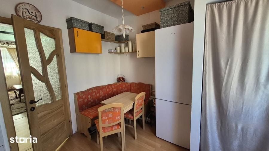 Apartament cu 3 camere decomandat în Săsar