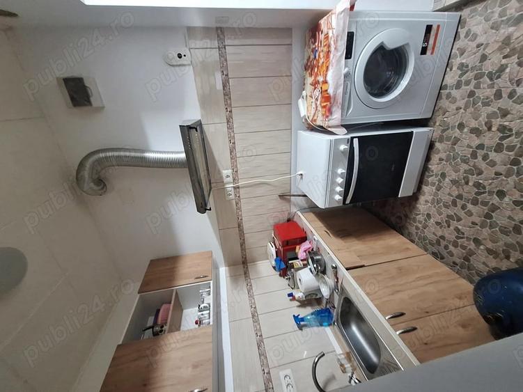 Garsonieră decomandată în Far