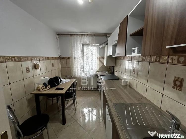 Apartament cu 4 camere decomandat în Central