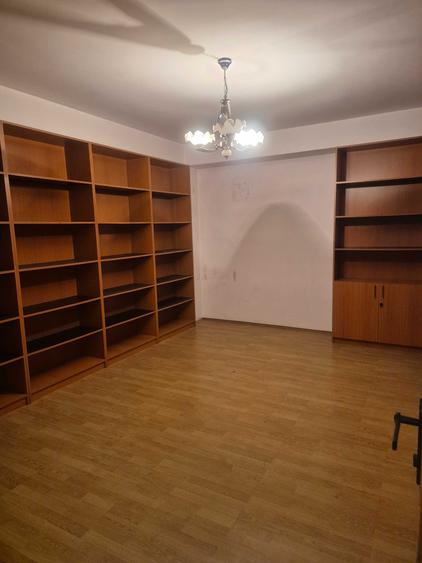 Casă cu 4 camere cu Teren 203 Mp în Central