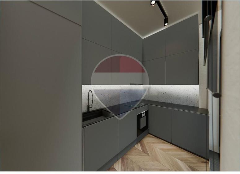 Casă individuală cu 10 camere cu Teren 65 Mp în Periferie