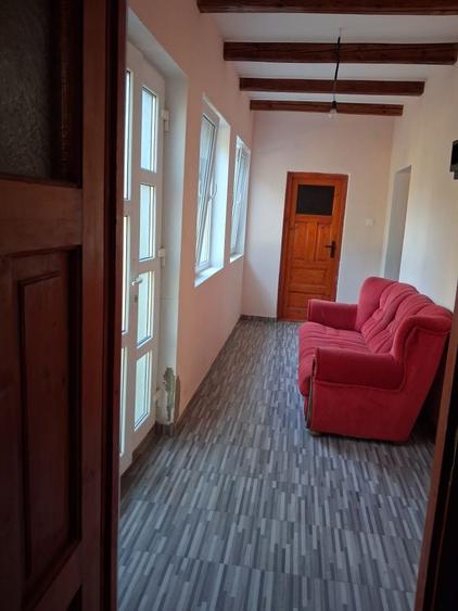 Casă cu 2 camere în Central