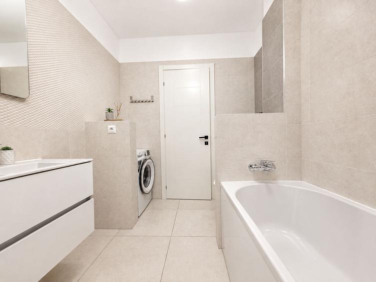 Apartament cu 2 camere decomandat, mobilat în Mamaia