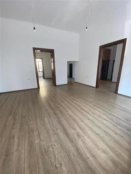 Spațiu comercial, de 133 mp, în Central