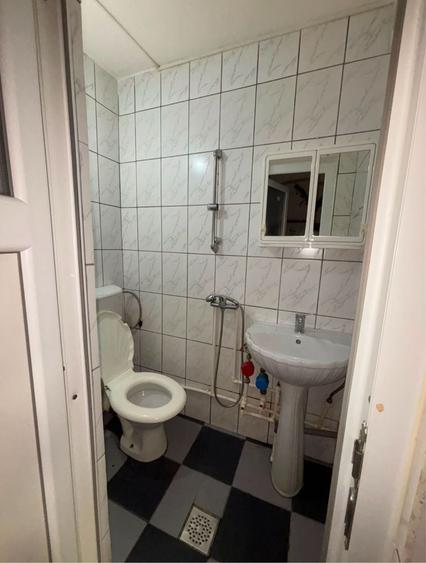 Garsonieră decomandată în Central
