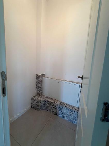 Apartament cu 3 camere decomandat în Exterior Vest
