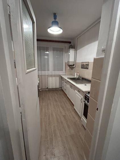 Apartament cu 3 camere decomandat în Sub Arini