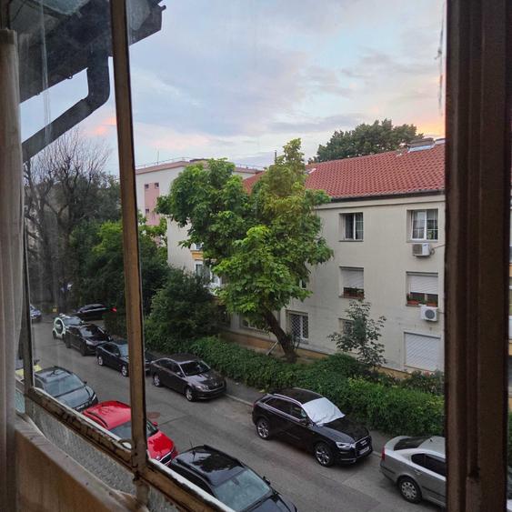 Apartament cu 2 camere semidecomandat în Floreasca