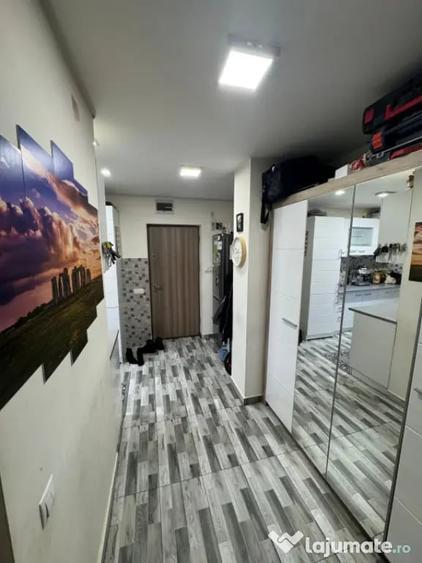 Apartament cu 2 camere semidecomandat în Central