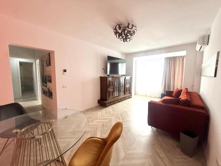 Apartament cu 3 camere decomandat în Tineretului