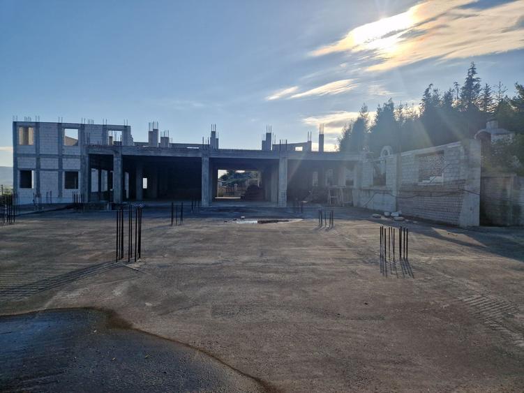 Spațiu comercial, de 1,400 mp, în 700