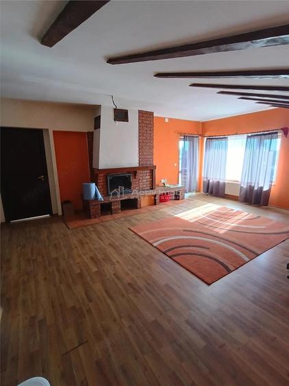 Spațiu comercial, de 100 mp, în Boldești