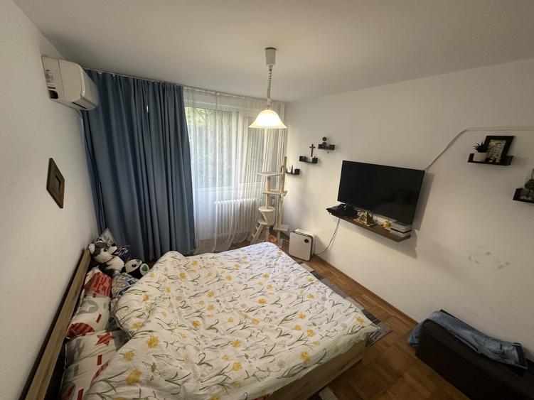Apartament cu 3 camere decomandat, mobilat în Berceni