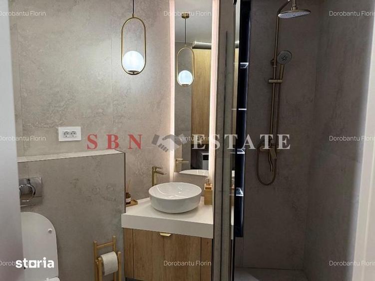 Apartament cu 3 camere semidecomandat în Decebal