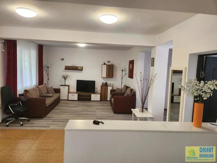 Casă cu 7 camere cu Teren 300 Mp în Nord