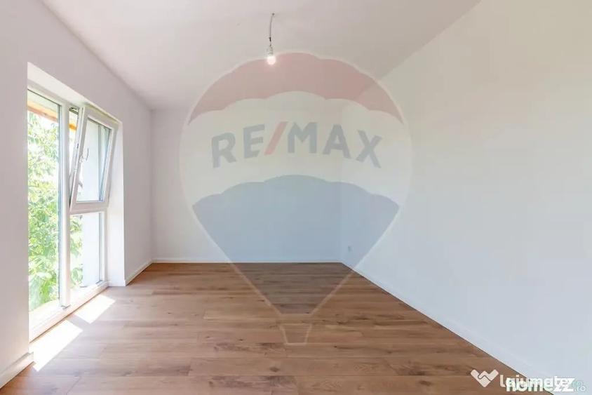Casă cu 4 camere cu Teren 450 Mp în Săbăreni