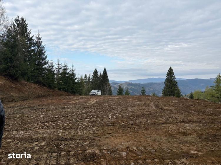 Teren de 1819 mp, în Horea