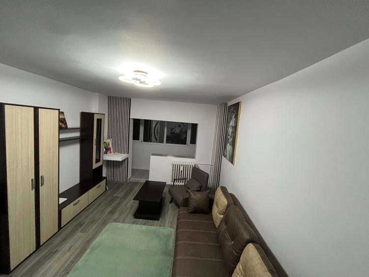 Apartament decomandat în 1 Mai
