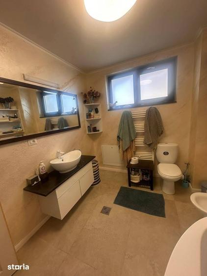Casă cu 5 camere cu Teren 500 Mp în Central